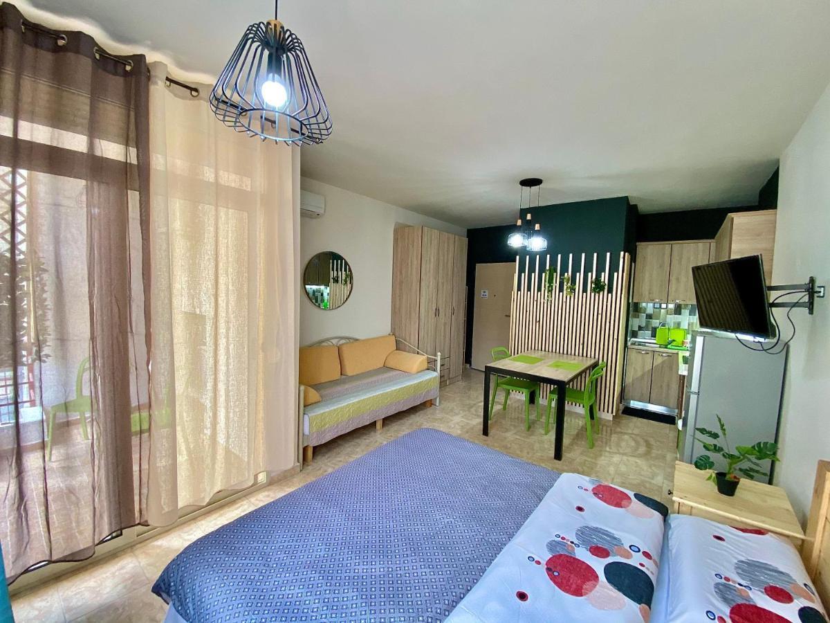 Delight Apartments Golem  Bagian luar foto