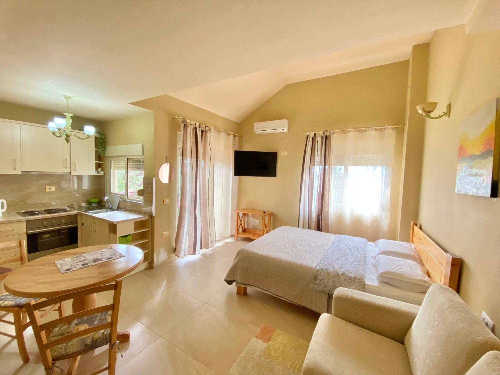Delight Apartments Golem  Bagian luar foto